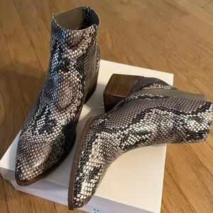 Chinese Laundry Finn bootie